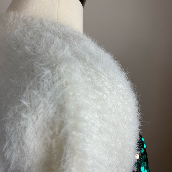 NWTs Royal & Reese Boho Eyelash Knit Sweater w Stunning Sequin Chevron Detail - Picture 6 of 11